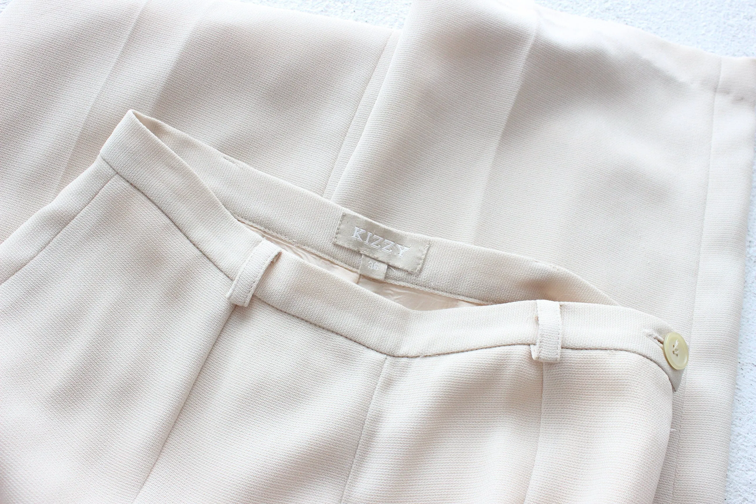 MADE IN ITALY 90s Cream Crepe Cropped Trousers
