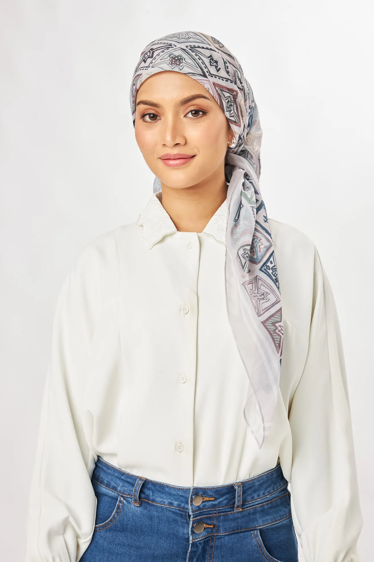 Marny Square Scarf - Colourful Grey