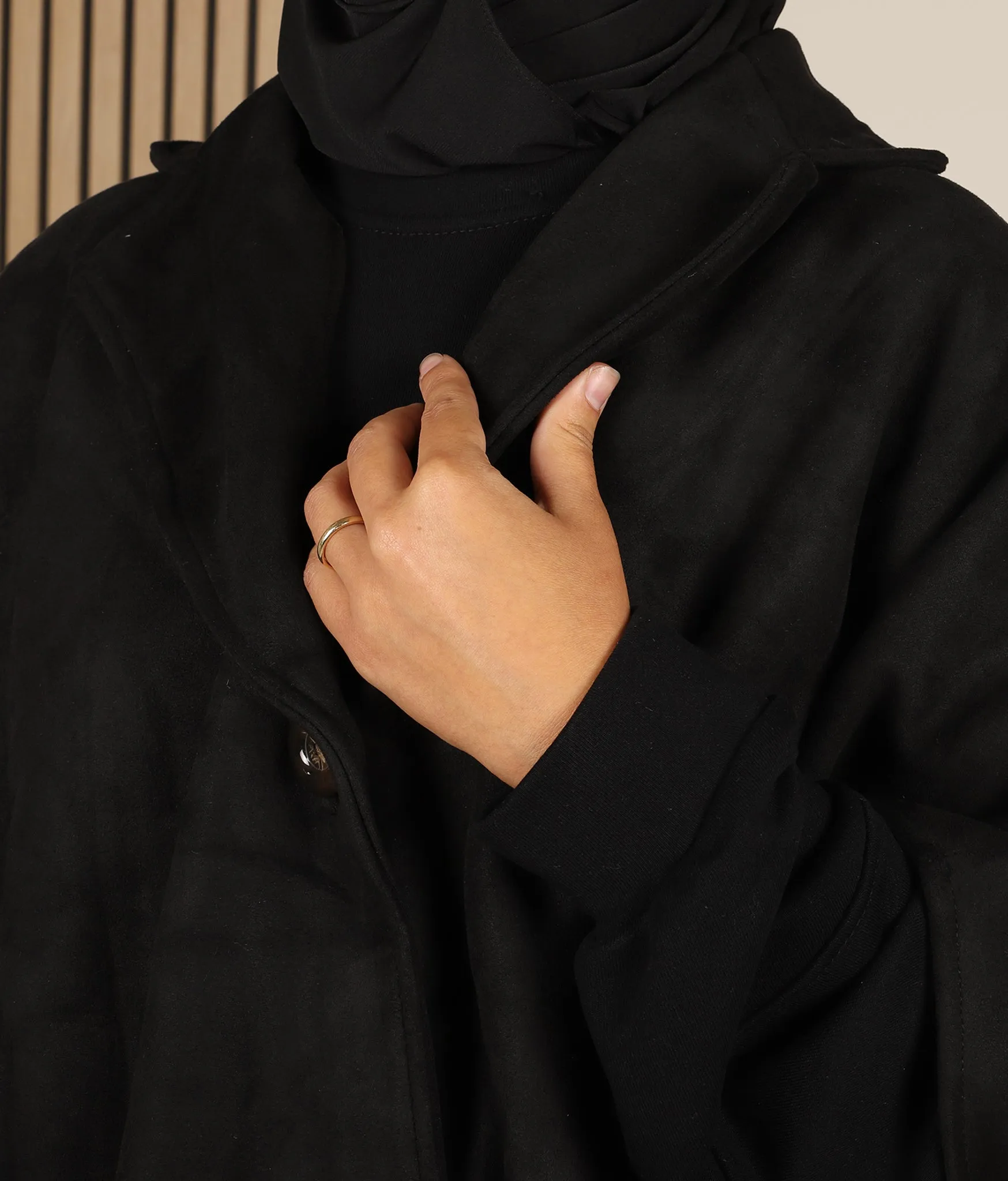 Poncho Suede BT - Black
