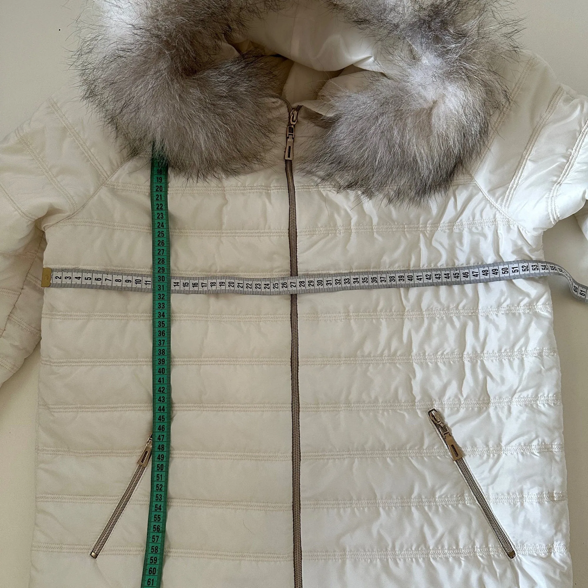 Puffer Cream Quilted Women's Mid-Season Jacket with Hood and Detachable Fox Fur Trim
