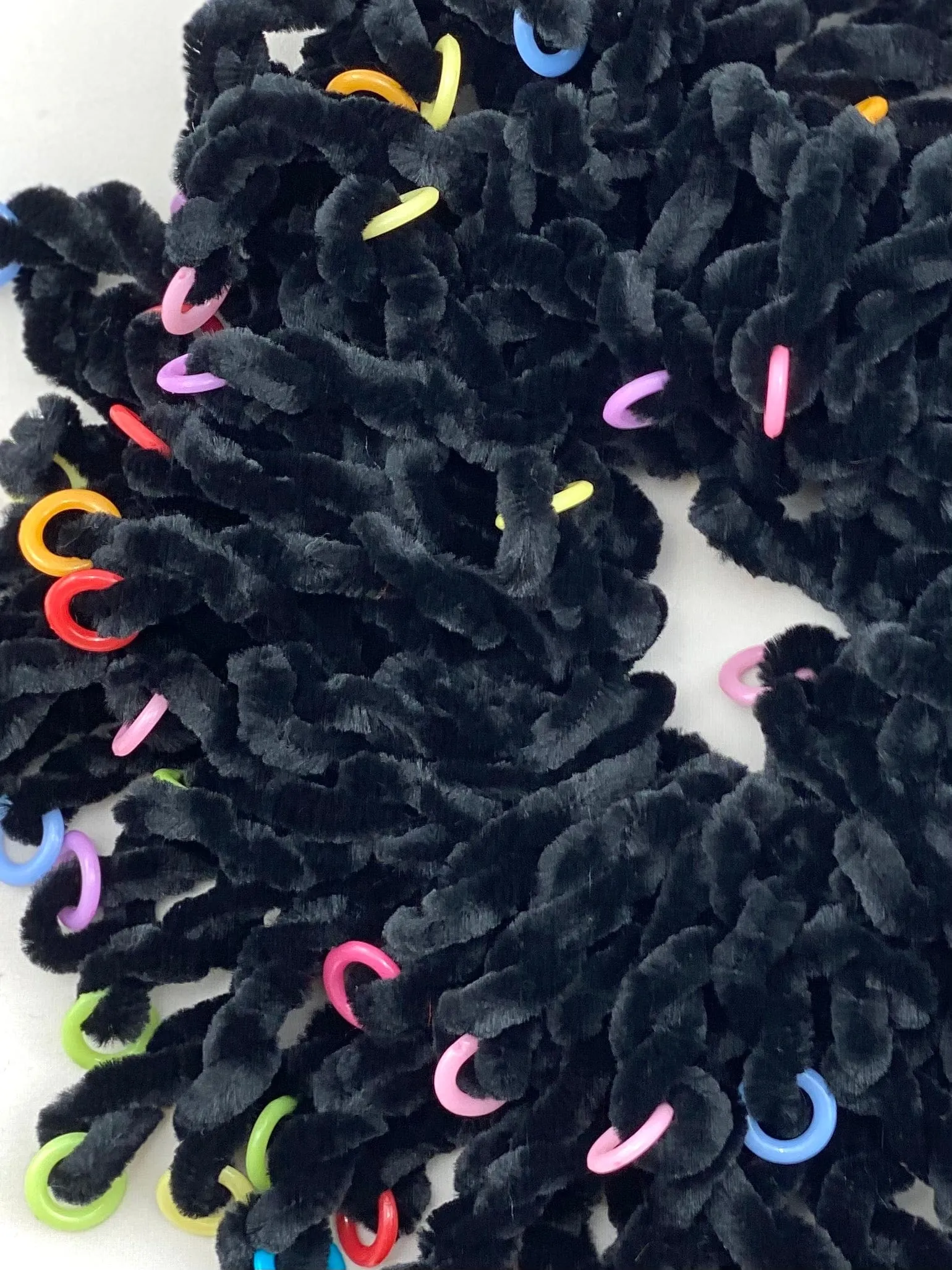 Volumizing Scrunchie Band - Black