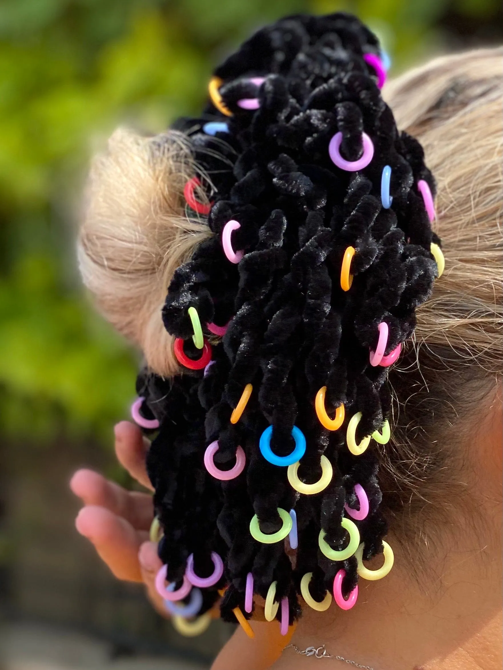 Volumizing Scrunchie Band - Black
